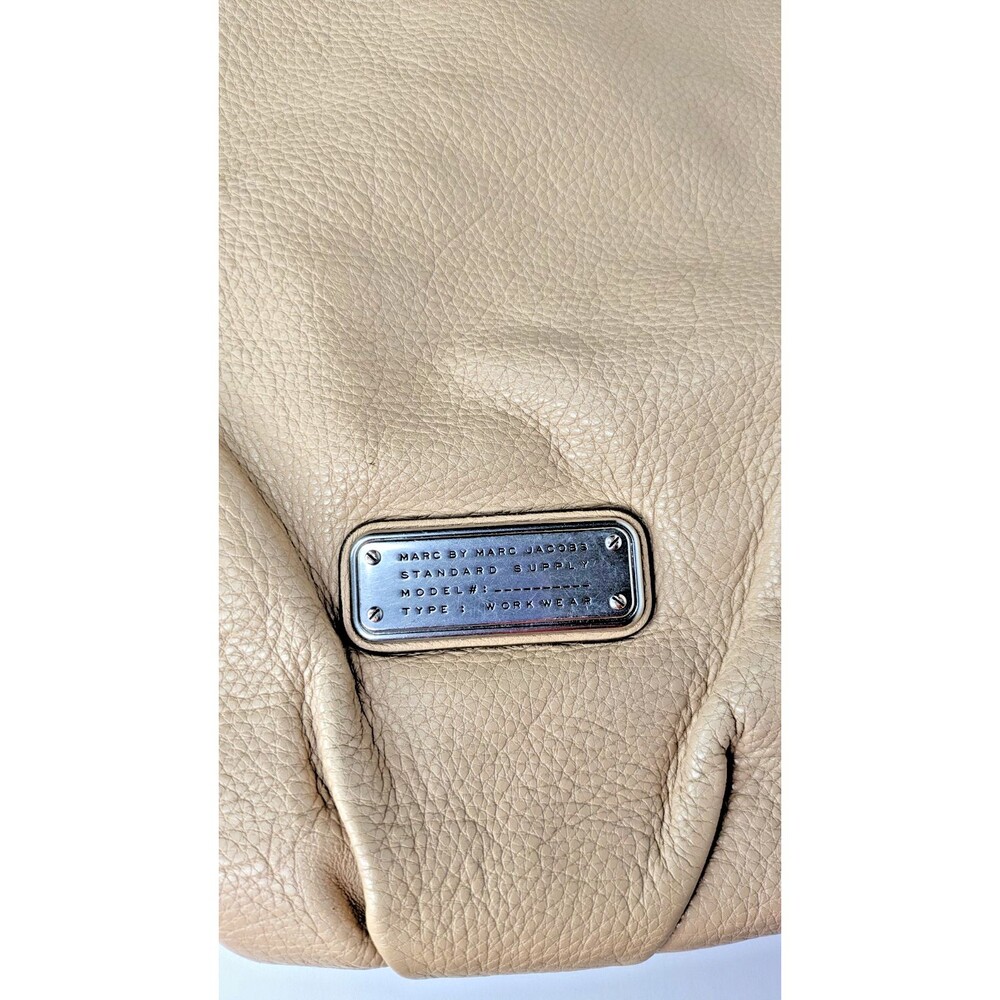 Marc by Marc Jacobs Hillier Hobo Workwear Pebbled Leather Shoulder Bag Beige - Picture 8 of 9